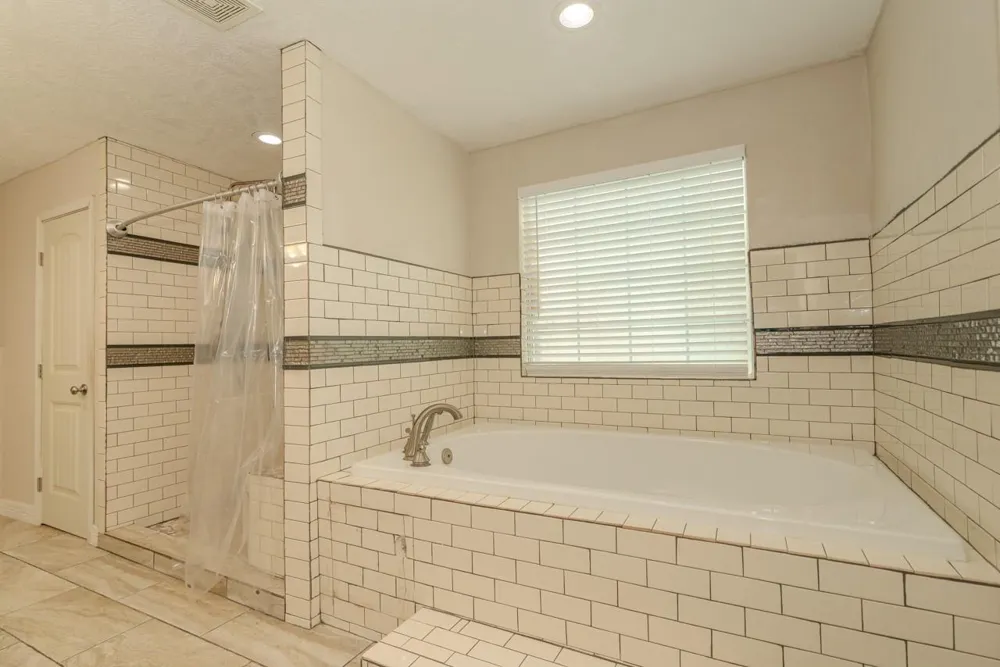 7050 Guess Road Beaumont, TX 77708