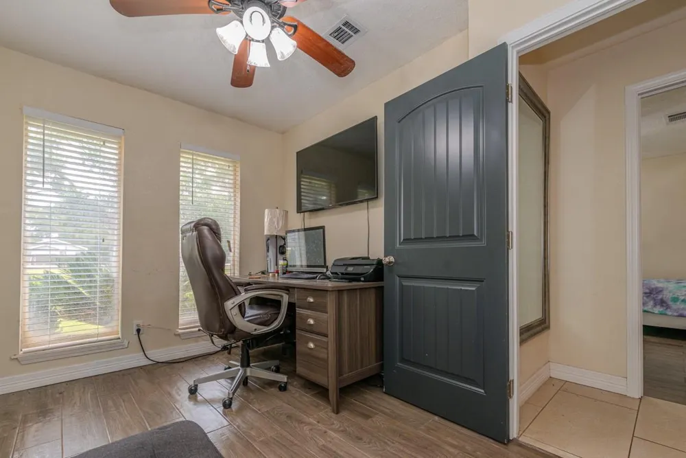 7050 Guess Road Beaumont, TX 77708