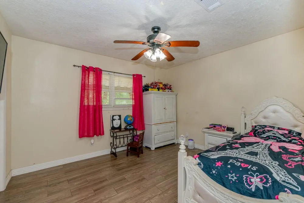 7050 Guess Road Beaumont, TX 77708