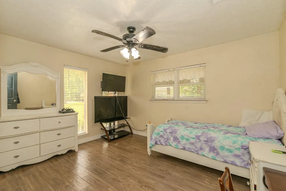 7050 Guess Road Beaumont, TX 77708