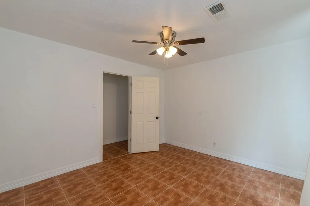 7050 Guess Road Beaumont, TX 77708