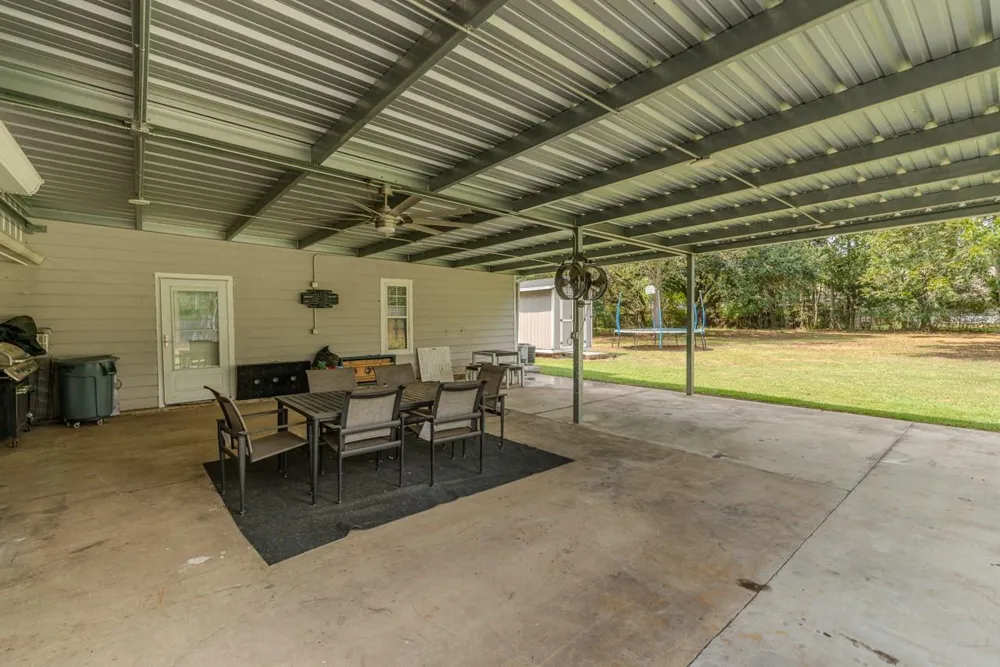 7050 Guess Road Beaumont, TX 77708
