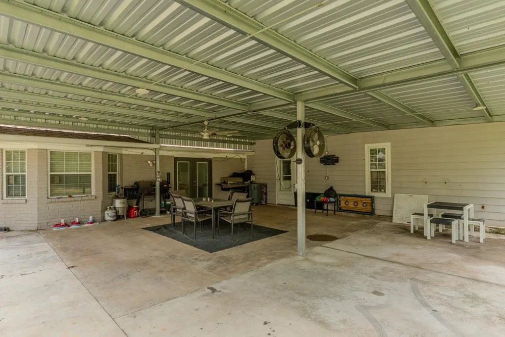 7050 Guess Road Beaumont, TX 77708