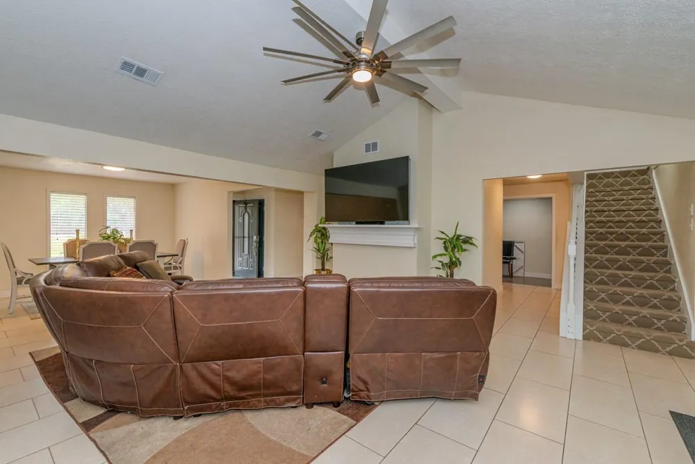 7050 Guess Road Beaumont, TX 77708