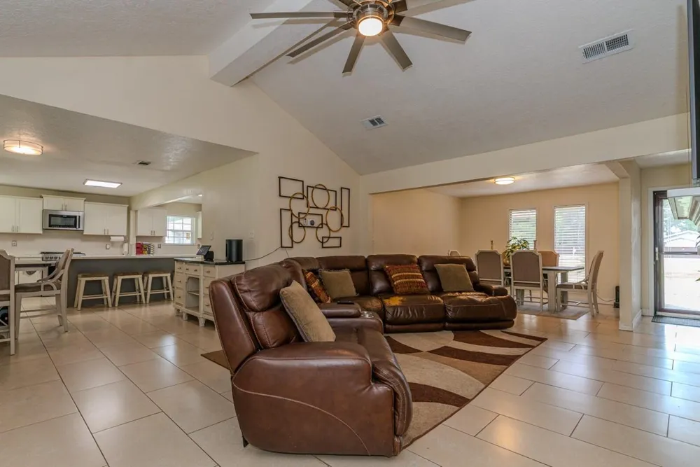 7050 Guess Road Beaumont, TX 77708