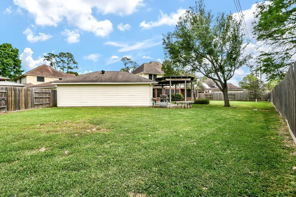 20423 Forest Drive Spring, TX 77388