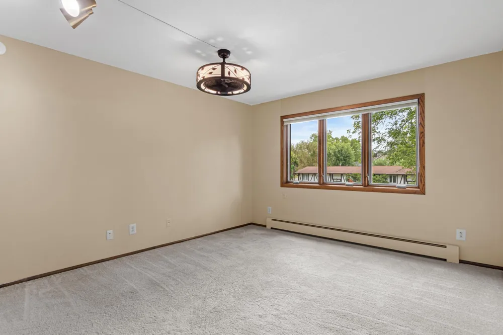 4380 Brookside Court #213 Edina, MN 55436