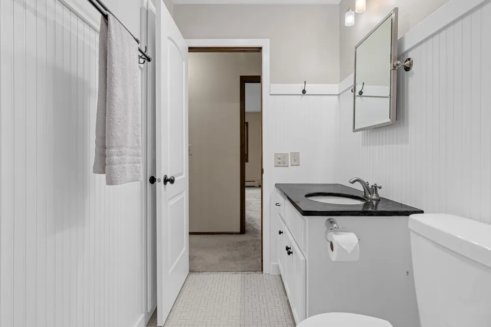 4380 Brookside Court #213 Edina, MN 55436