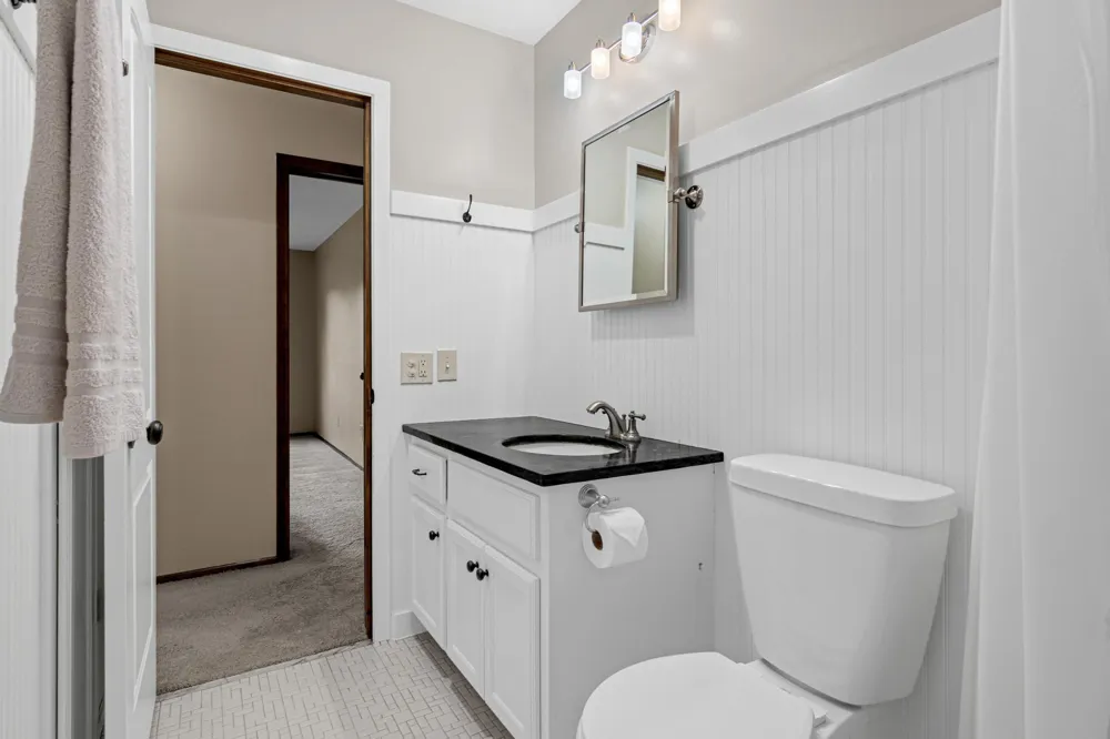 4380 Brookside Court #213 Edina, MN 55436