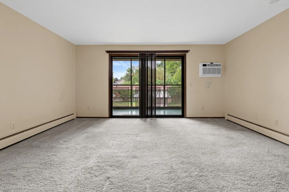 4380 Brookside Court #213 Edina, MN 55436