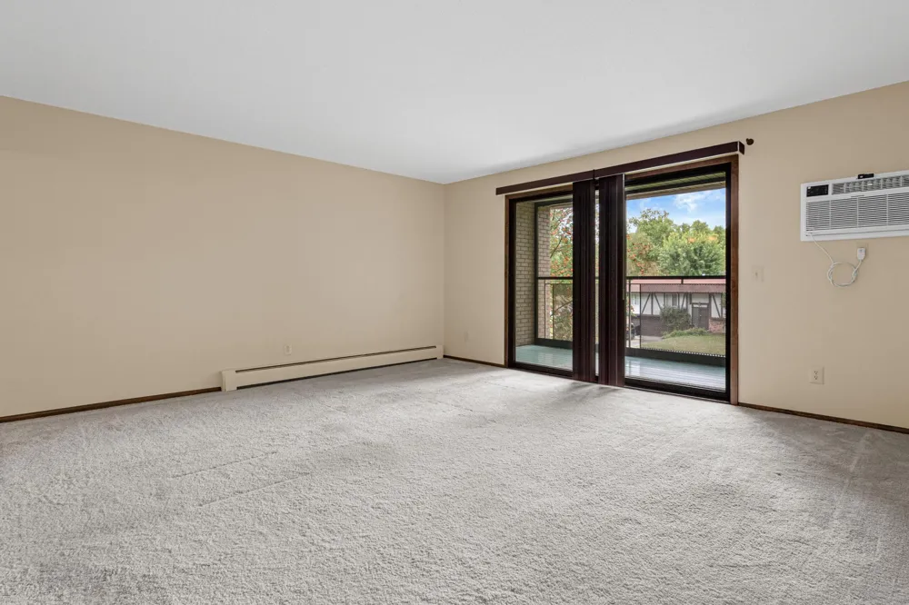 4380 Brookside Court #213 Edina, MN 55436