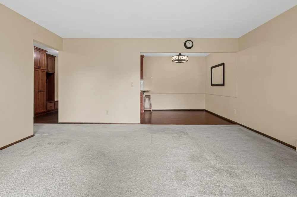 4380 Brookside Court #213 Edina, MN 55436