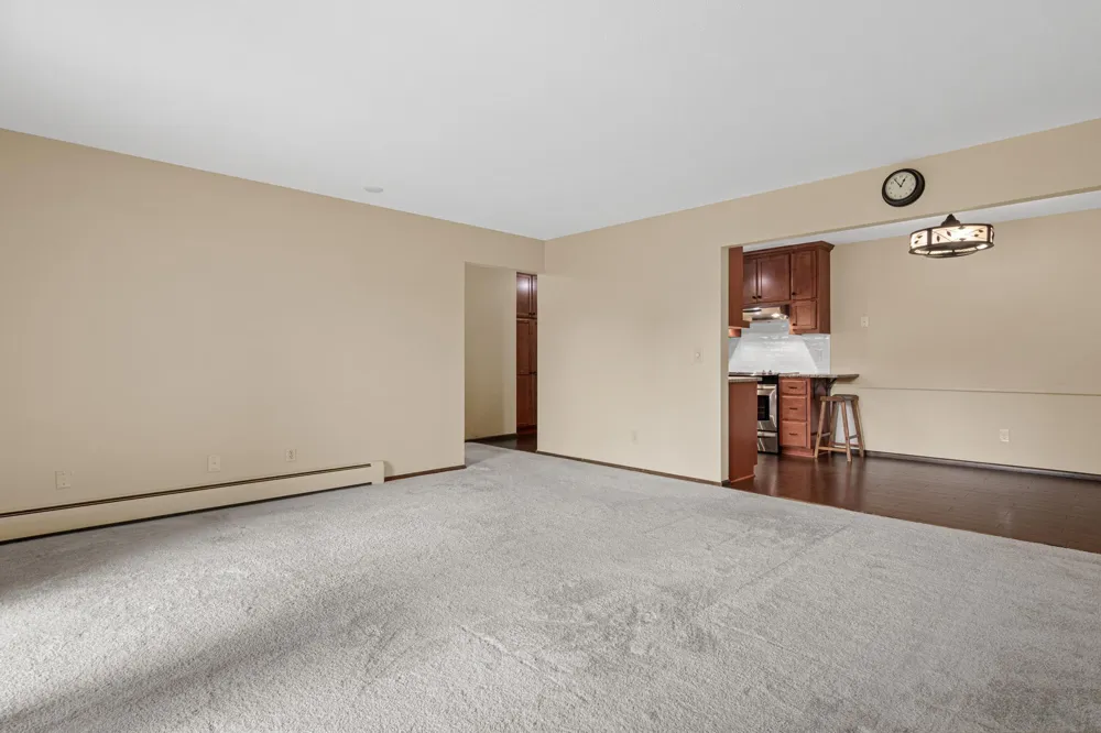 4380 Brookside Court #213 Edina, MN 55436