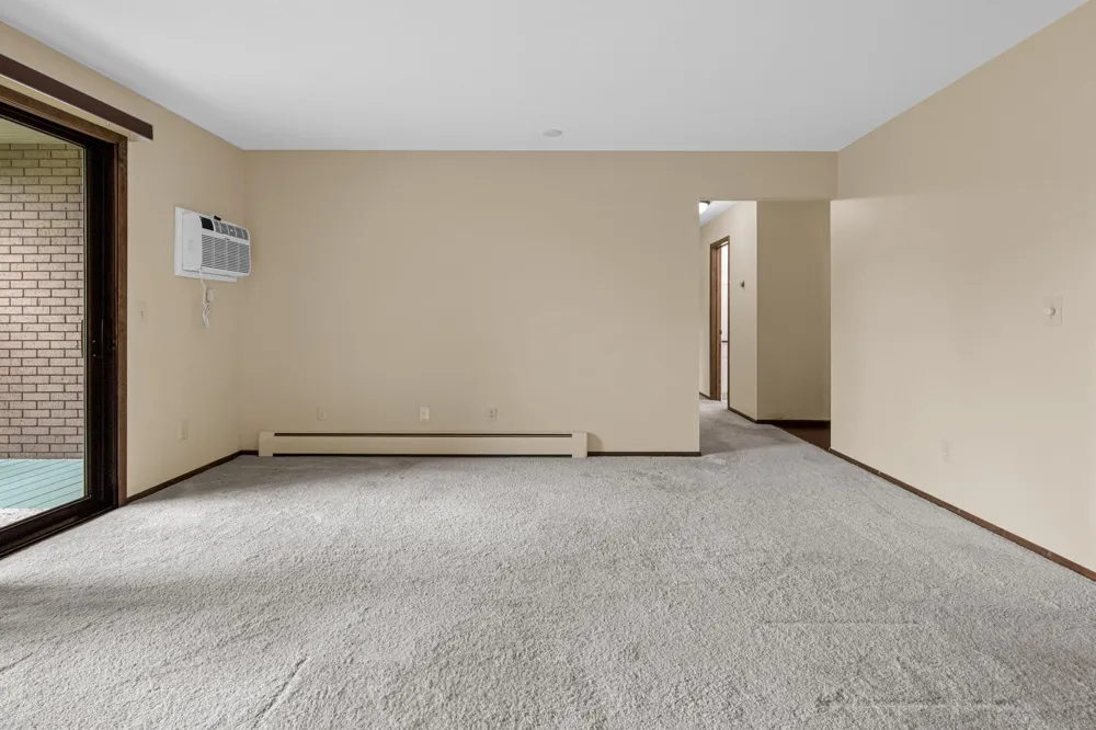 4380 Brookside Court #213 Edina, MN 55436