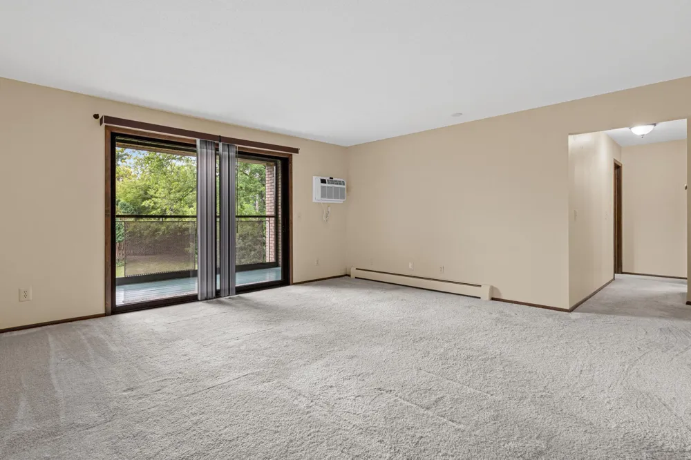4380 Brookside Court #213 Edina, MN 55436