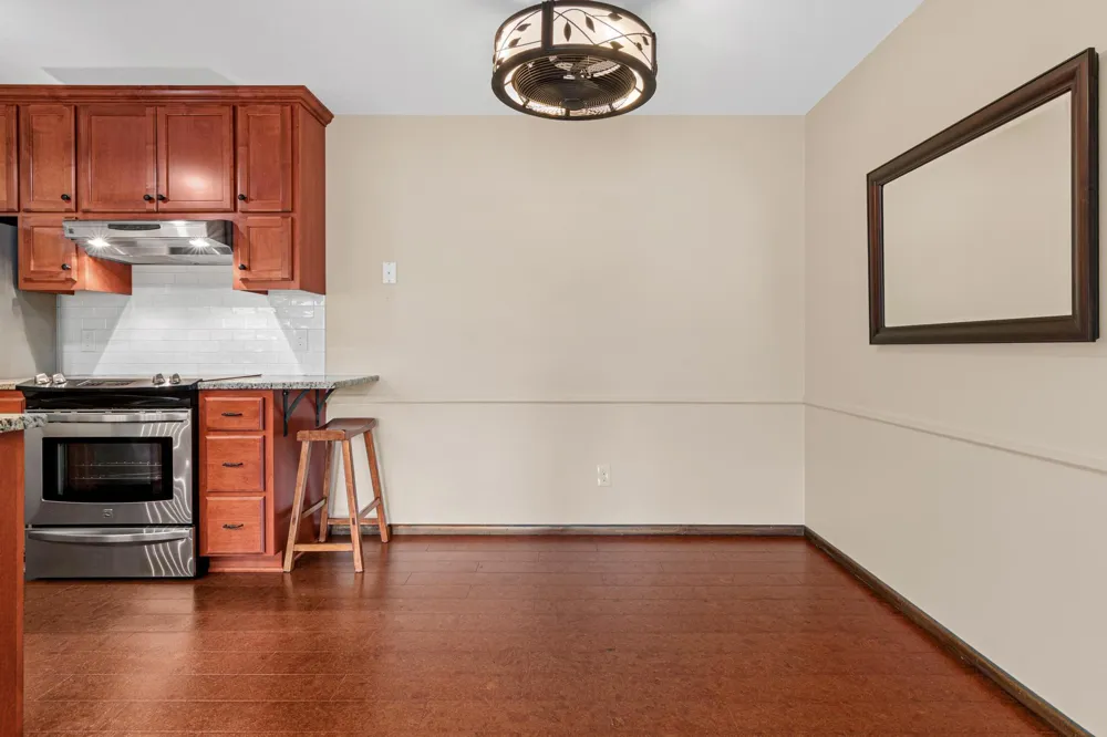 4380 Brookside Court #213 Edina, MN 55436