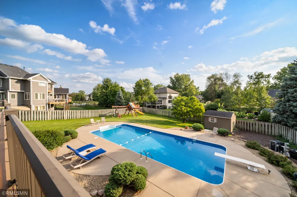 6102 Creek Ridge Court Minnetonka, MN 55345