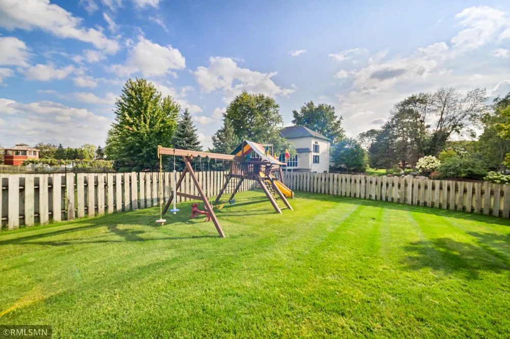 6102 Creek Ridge Court Minnetonka, MN 55345
