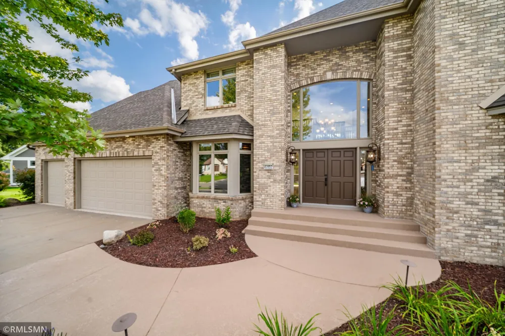 6102 Creek Ridge Court Minnetonka, MN 55345