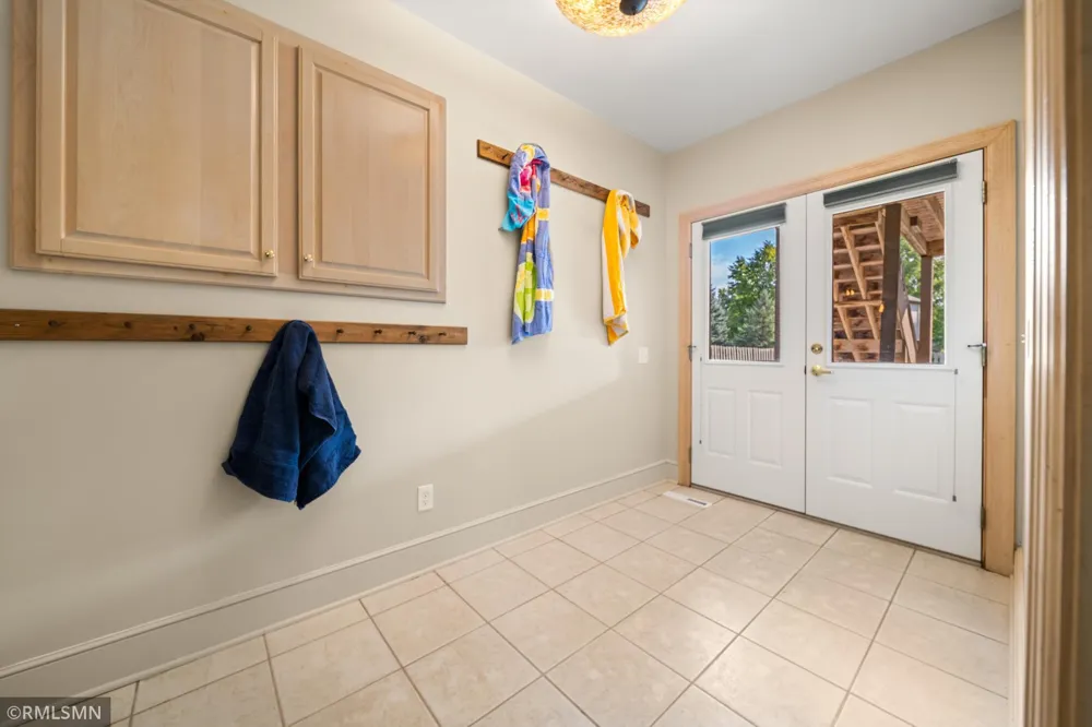 6102 Creek Ridge Court Minnetonka, MN 55345