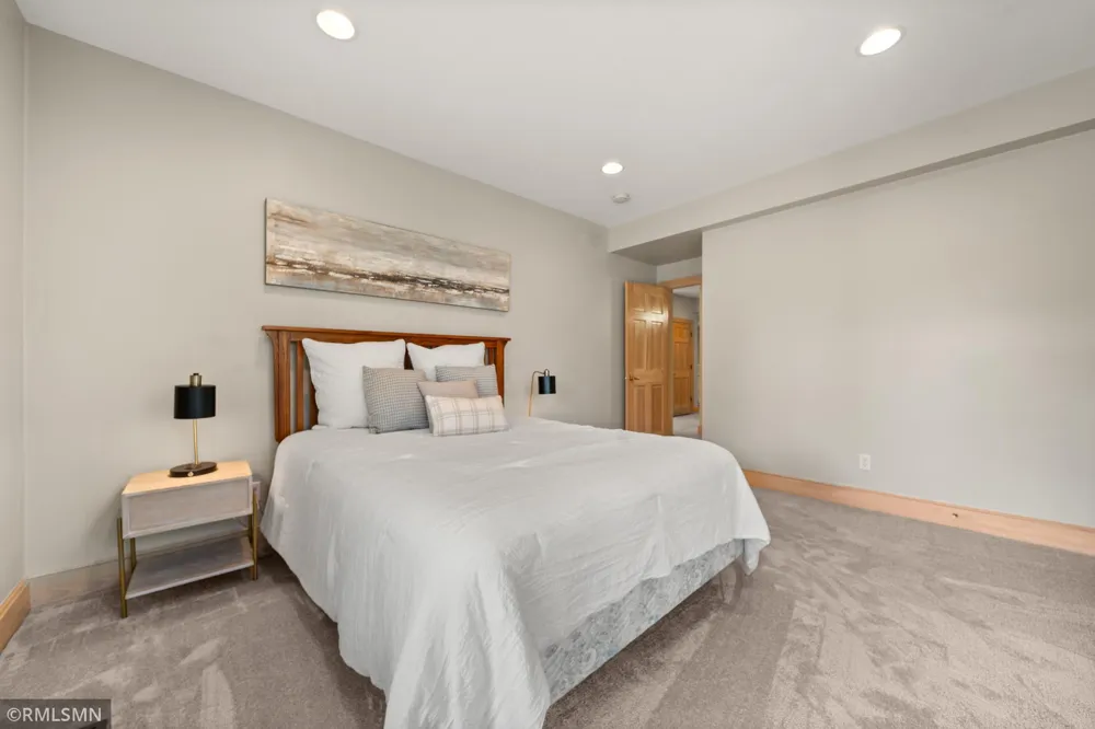 6102 Creek Ridge Court Minnetonka, MN 55345