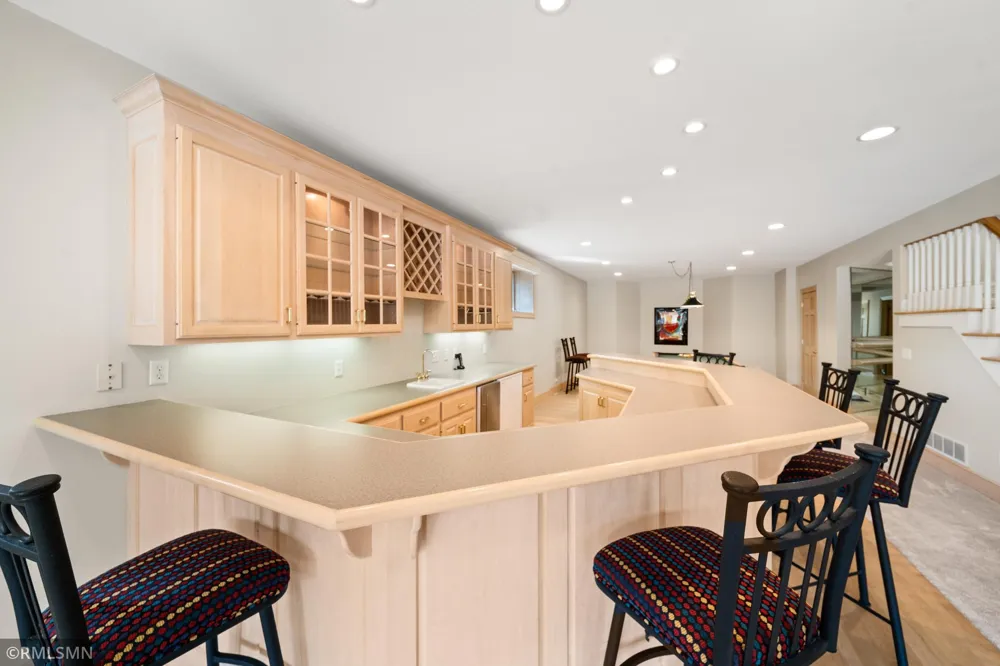 6102 Creek Ridge Court Minnetonka, MN 55345