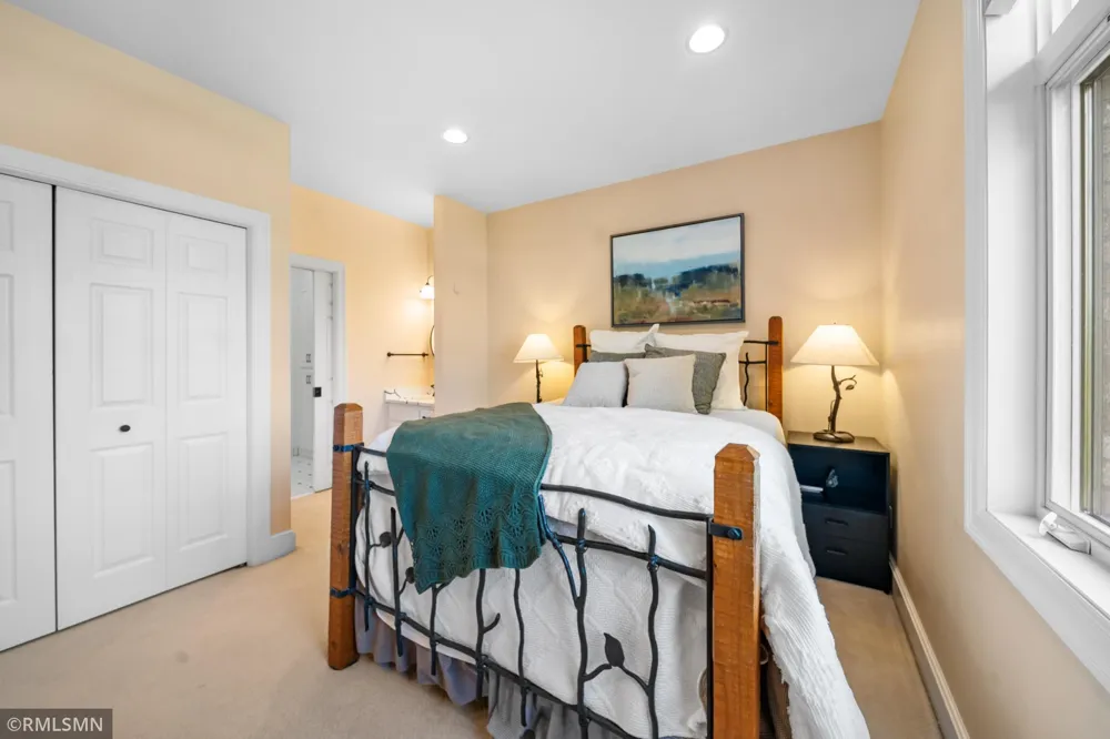 6102 Creek Ridge Court Minnetonka, MN 55345