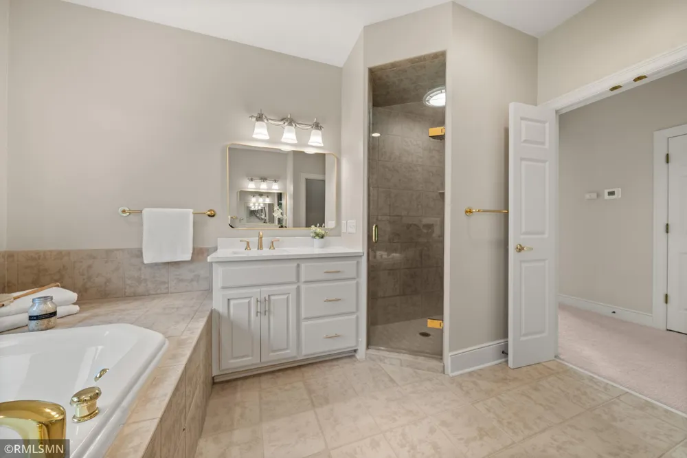 6102 Creek Ridge Court Minnetonka, MN 55345