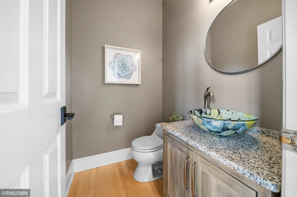 6102 Creek Ridge Court Minnetonka, MN 55345
