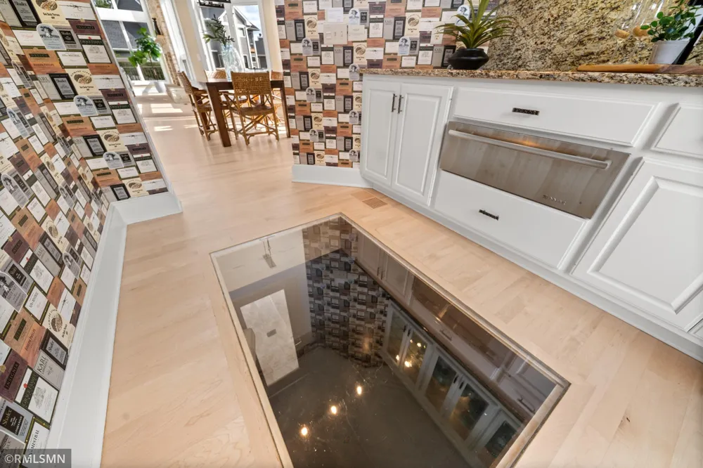 6102 Creek Ridge Court Minnetonka, MN 55345