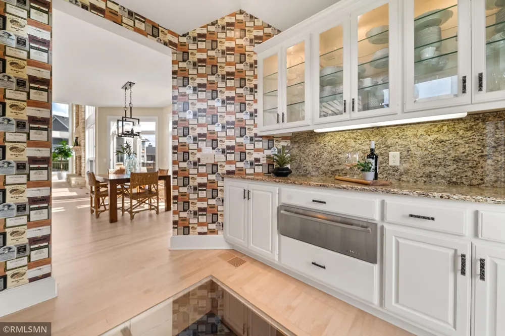 6102 Creek Ridge Court Minnetonka, MN 55345