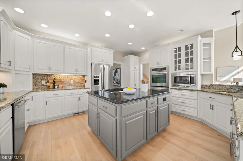 6102 Creek Ridge Court Minnetonka, MN 55345