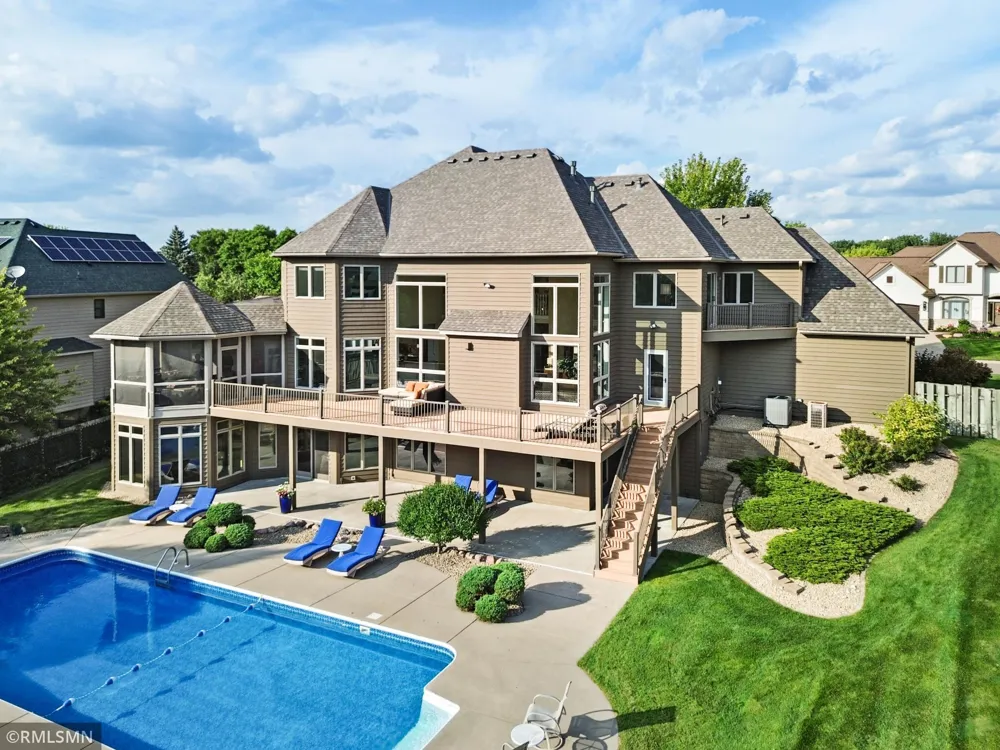 6102 Creek Ridge Court Minnetonka, MN 55345