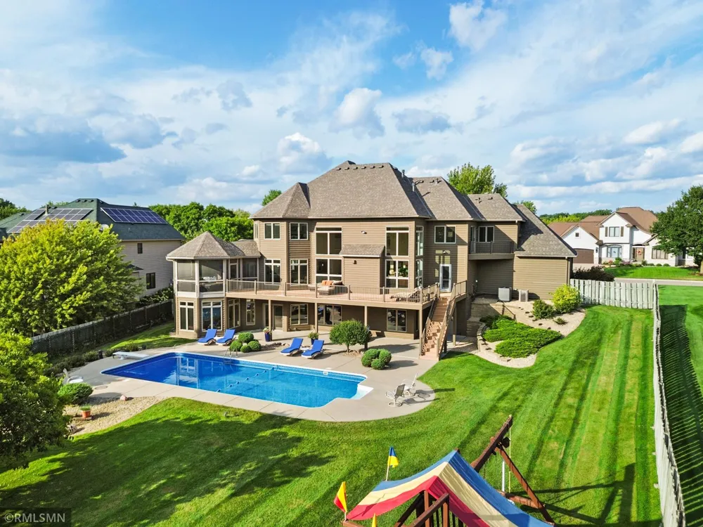6102 Creek Ridge Court Minnetonka, MN 55345