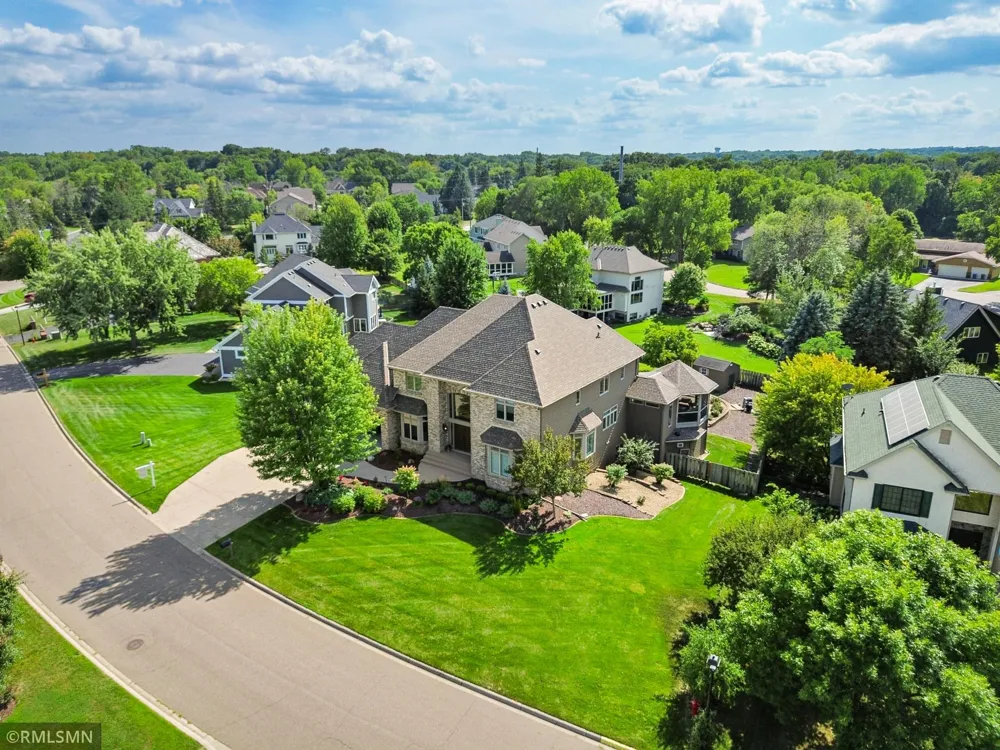 6102 Creek Ridge Court Minnetonka, MN 55345
