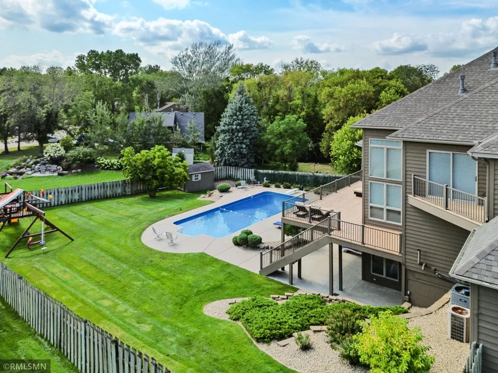 6102 Creek Ridge Court Minnetonka, MN 55345