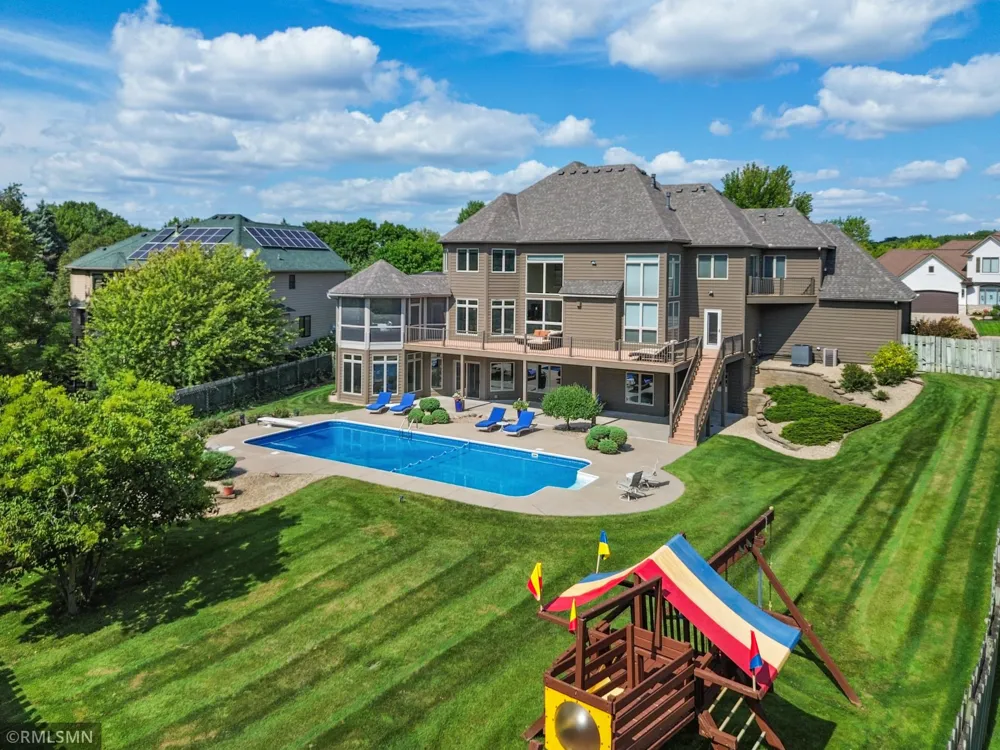 6102 Creek Ridge Court Minnetonka, MN 55345