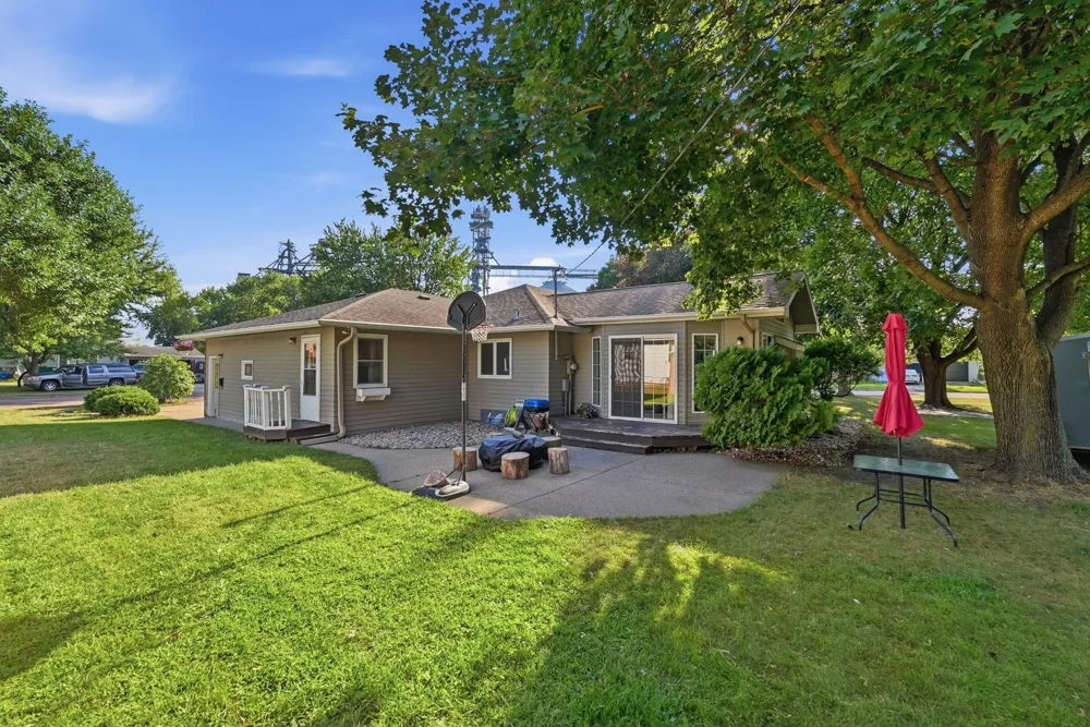 243 E Dahlstrom Avenue Appleton, MN 56208