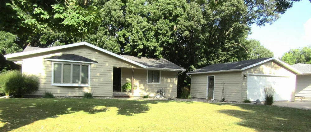 1409 Oak Drive Montevideo, MN 56265
