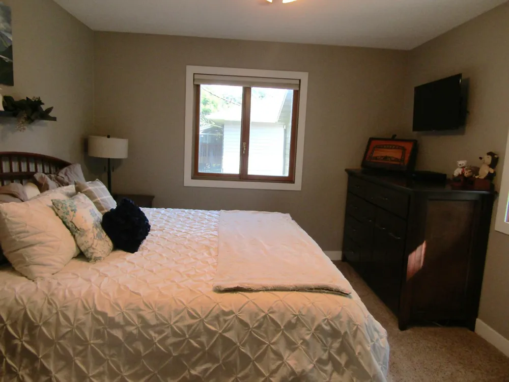 1409 Oak Drive Montevideo, MN 56265