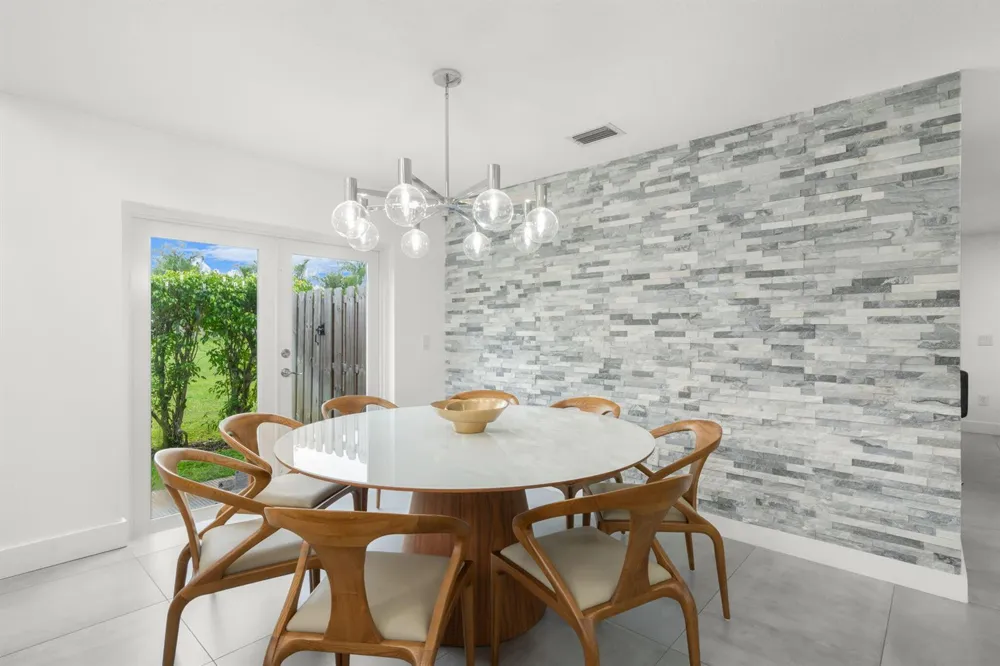 52 Gables Boulevard Weston, FL 33326