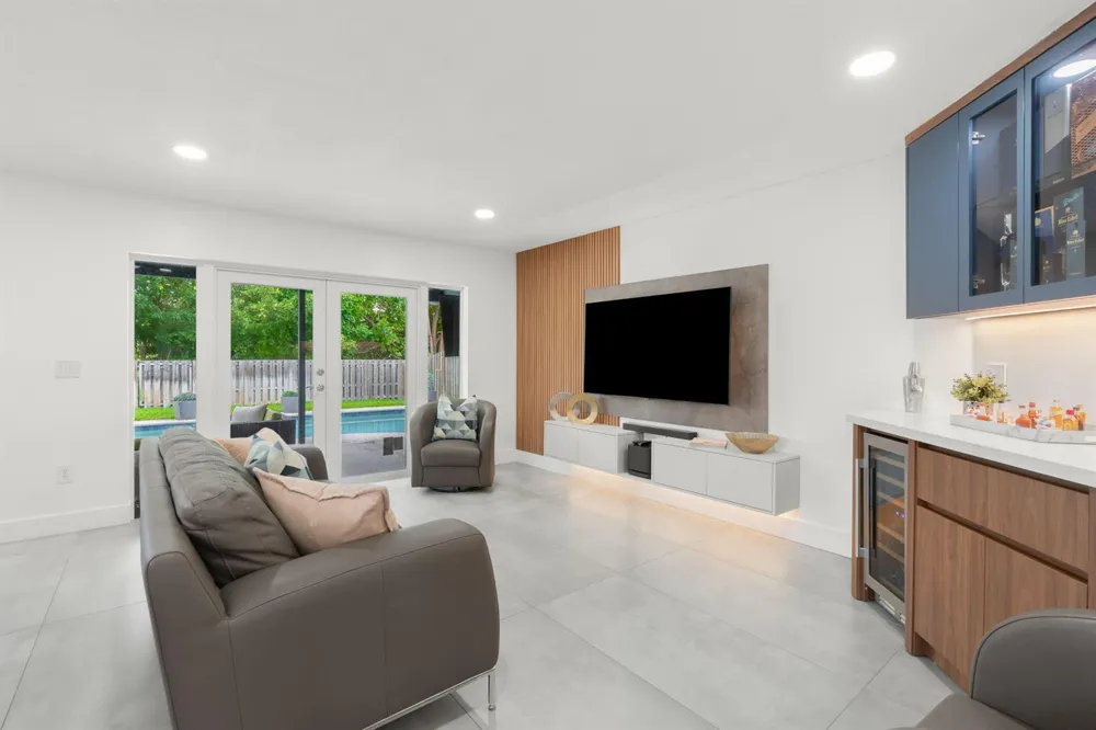 52 Gables Boulevard Weston, FL 33326