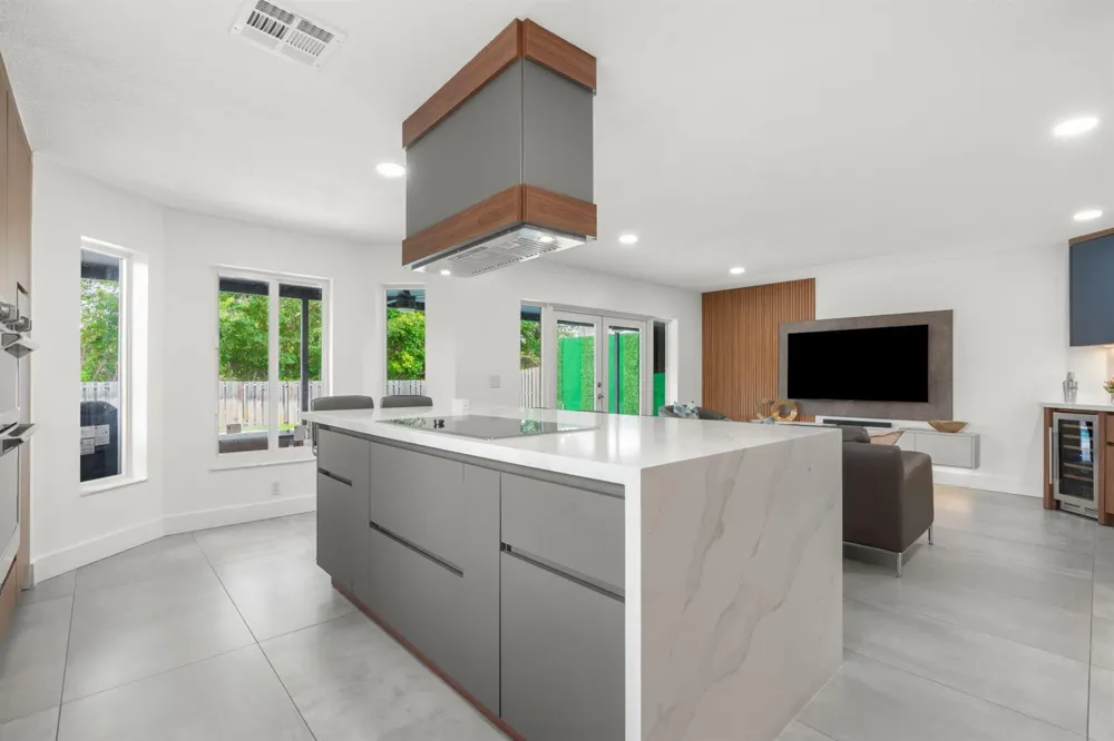 52 Gables Boulevard Weston, FL 33326