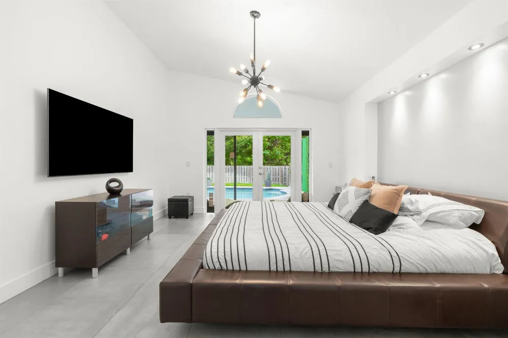 52 Gables Boulevard Weston, FL 33326