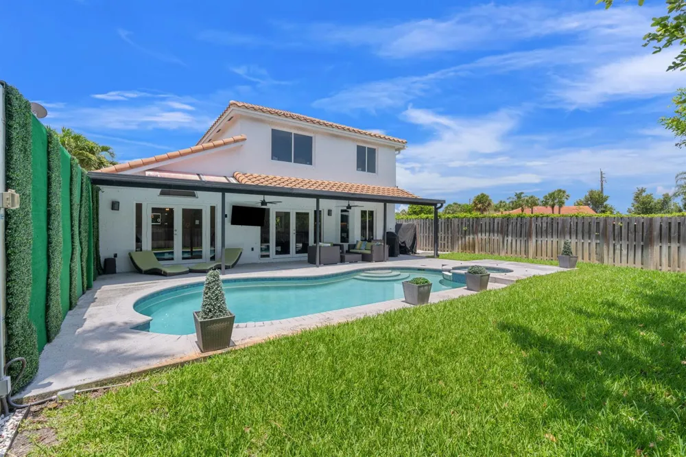 52 Gables Boulevard Weston, FL 33326
