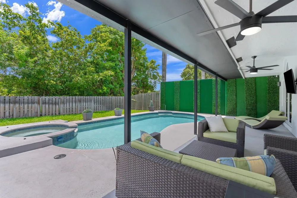 52 Gables Boulevard Weston, FL 33326