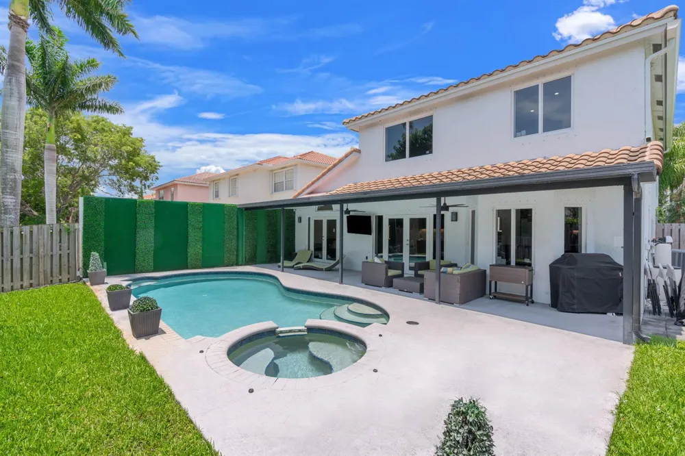 52 Gables Boulevard Weston, FL 33326
