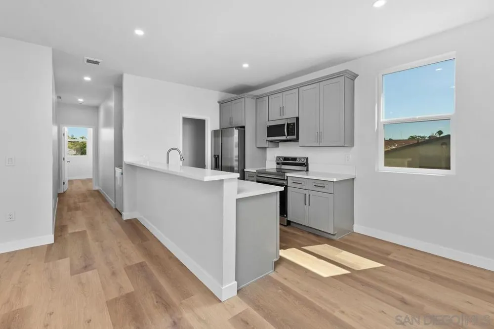 10349 Lipscomb Dr San Diego, CA 92126