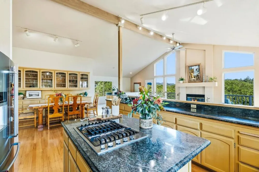 Address Not Shown Aptos, CA 95003