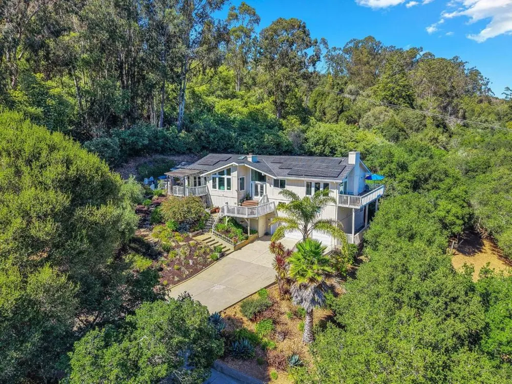 200 Marthas Way Aptos, CA 95003